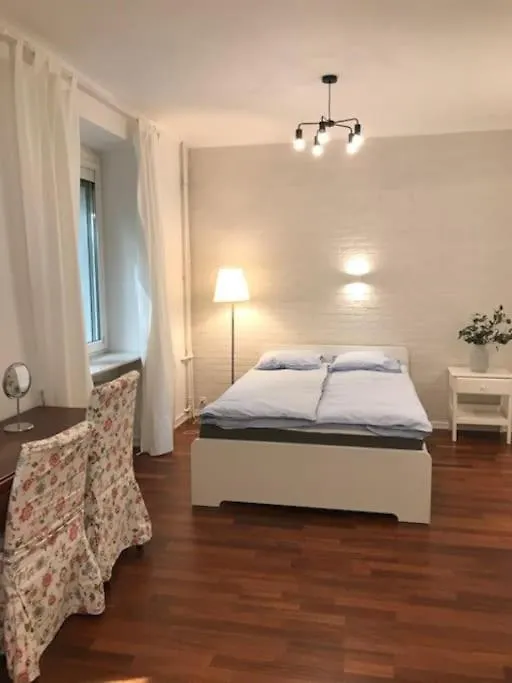 Piekne, Nowoczesne Mieszkanie Na Ulicy Chmielnej, Samo Centrum. Warszawa Polen